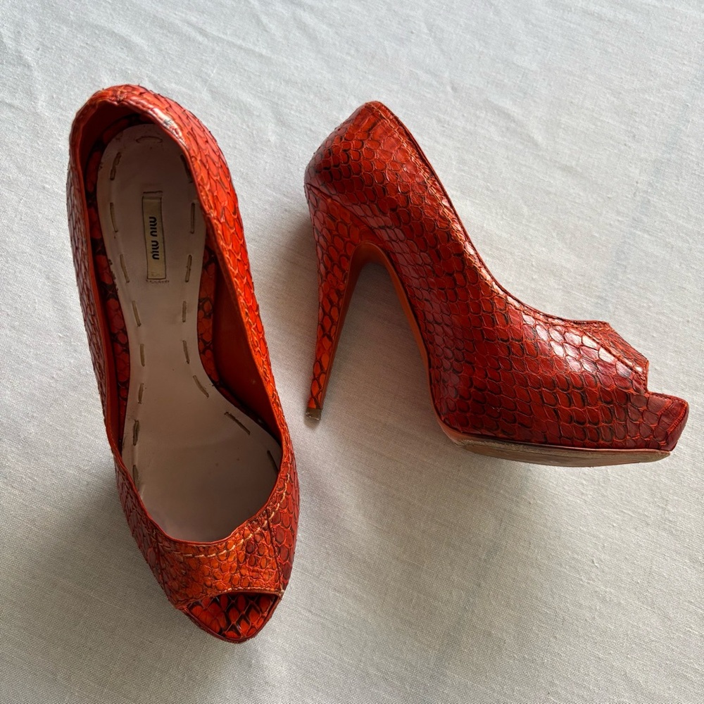 Miu Miu Python Embossed Peep Toe Platform Heels O… - image 4